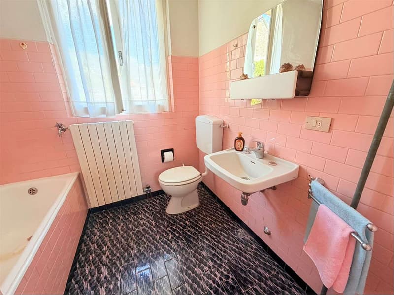 Casa indipendente da ristrutturare in posizione soleggiata e tranquill (7)