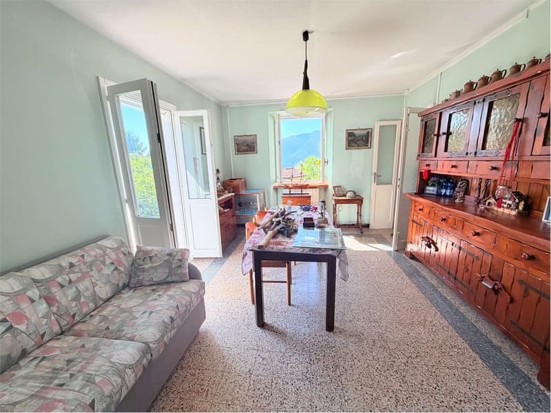 Casa indipendente da ristrutturare in posizione soleggiata e tranquill (2)