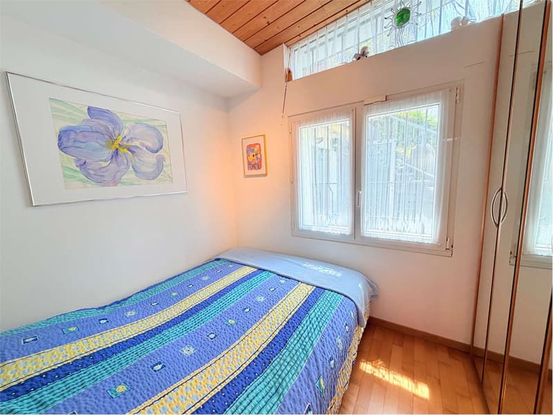 Casa indipendente completamente ristrutturata su un unico livello con (10)