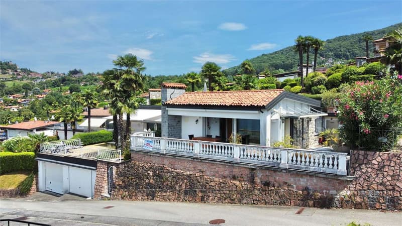 Casa indipendente completamente ristrutturata su un unico livello con (1)