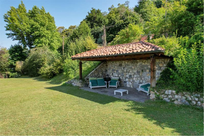 Villa in affitto in posizione tranquilla e vicina al centro cittadino (13)
