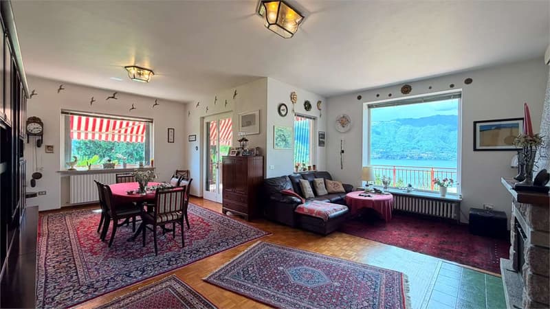 Esclusiva villa con splendida vista lago, piscina e assoluta privacy a (3)