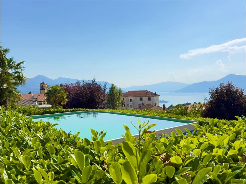 Curata villa con due unità abitative indipendenti, piscina e splendida (2)