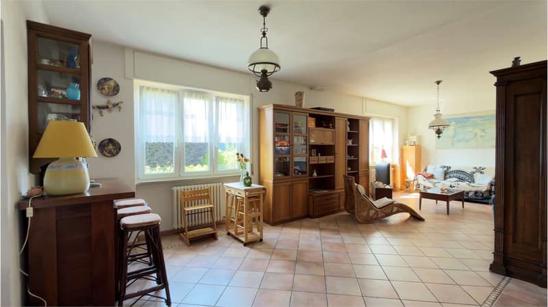 Curata villa con due unità abitative indipendenti, piscina e splendida (5)