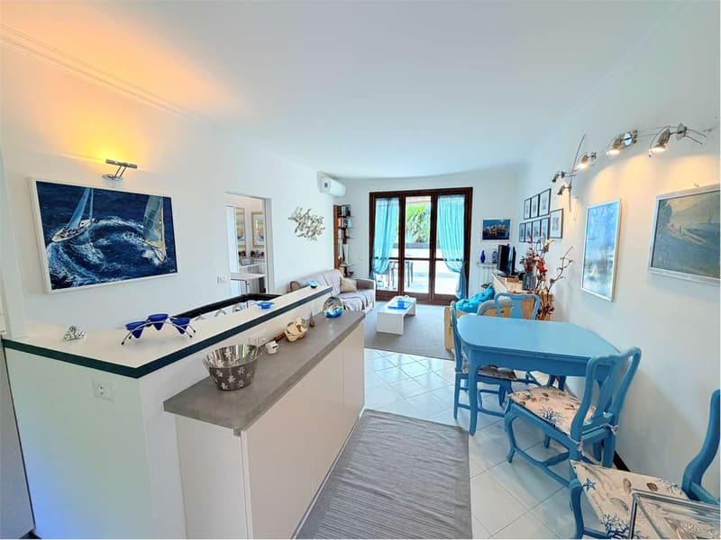 Bellissimo appartamento con piscina e stupenda vista lago (4)