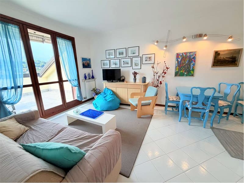 Bellissimo appartamento con piscina e stupenda vista lago (6)