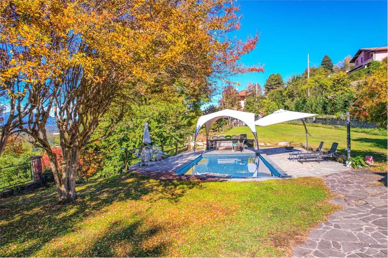 Villa indipendente in posizione riservata, con vista sul Lago Maggiore (7)