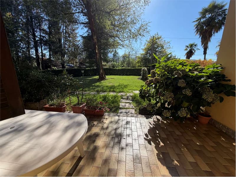 Grazioso bilocale con terrazza, piscina e garage (8)