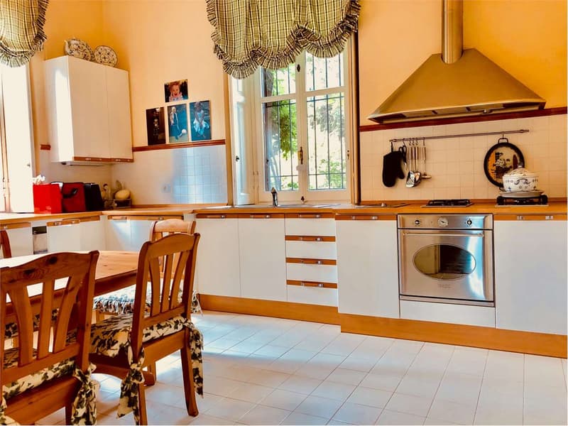 Villa esclusiva con parco privato e spettacolare vista panoramica sul (10)