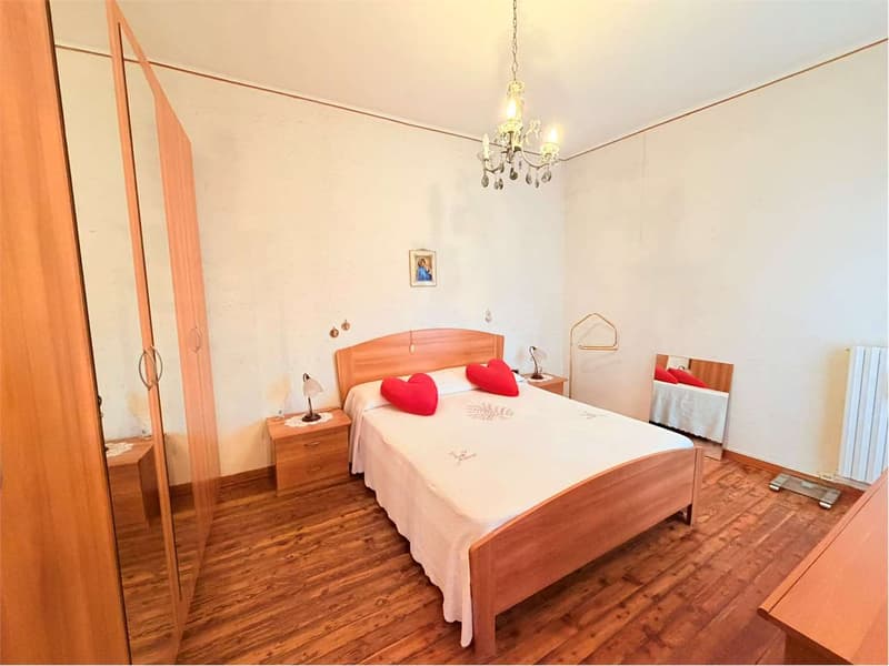 Bella casa di paese con terrazza e cortile interno in comune, in posiz (7)