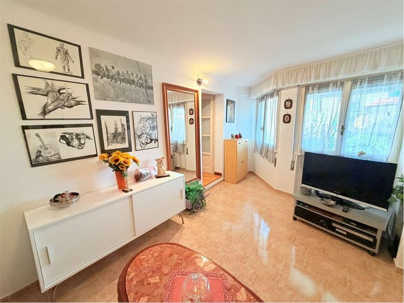 Bella casa di paese con terrazza e cortile interno in comune, in posiz (4)