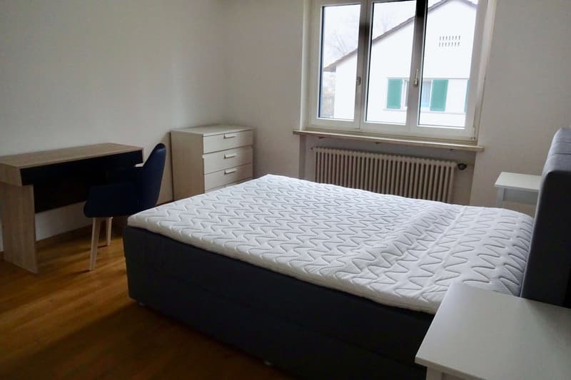 Möbliertes WG-Zimmer in moderner Wohngemeinschaft (2)