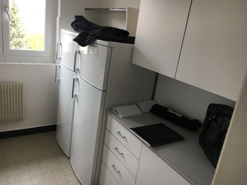 Helles WG-Zimmer im Zentrum von Wollishofen (13)