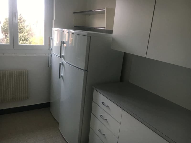 Helles WG-Zimmer im Zentrum von Wollishofen (11)
