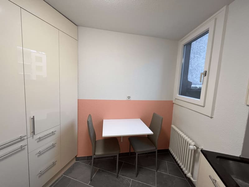 Möbliertes Zimmer in modernisierter Wohnung an top Lage (10)