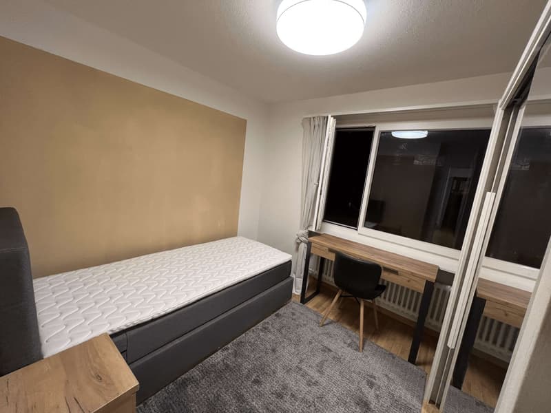Möbliertes Zimmer in modernisierter Wohnung an top Lage (6)