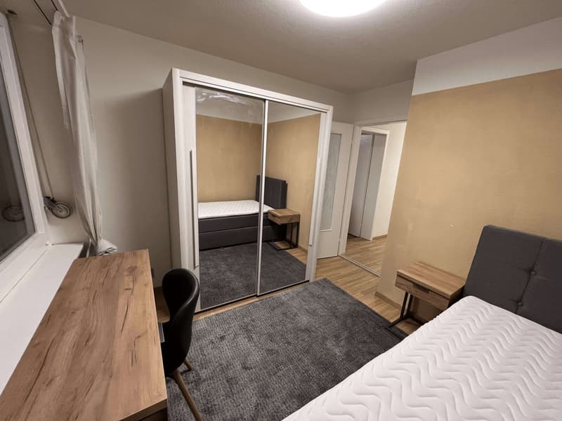 Möbliertes Zimmer in modernisierter Wohnung an top Lage (3)