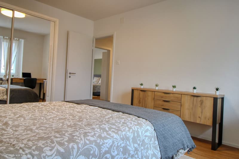 Möbliertes Zimmer in modernisierter Wohnung an top Lage (7)