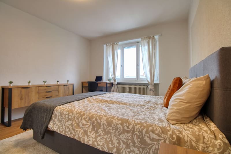 Möbliertes Zimmer in modernisierter Wohnung an top Lage (12)