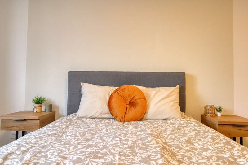 Möbliertes Zimmer in modernisierter Wohnung an top Lage (13)