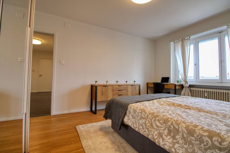 Möbliertes Zimmer in modernisierter Wohnung an top Lage (5)