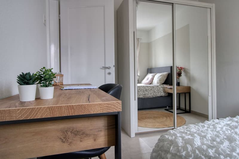 Möbliertes Zimmer in modernisierter Wohnung an top Lage (8)