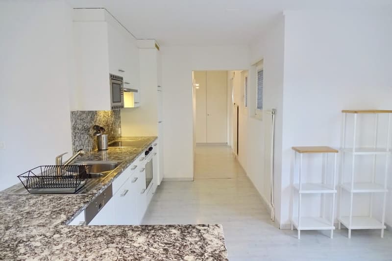 Furnished room in modernised apartment in a top location (9)