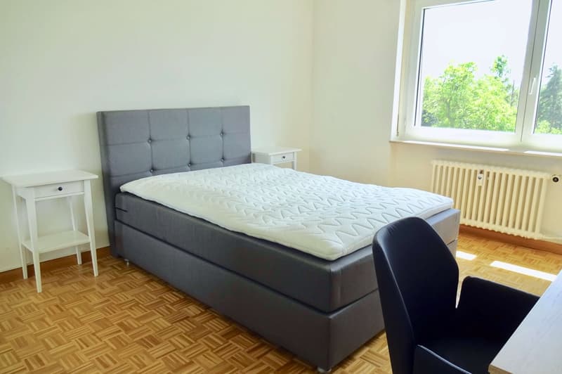 Möbliertes Zimmer in modernisierter Wohnung an top Lage (7)