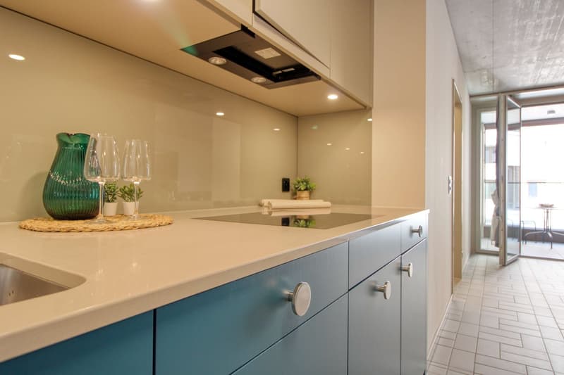 Furnished room in modernised apartment in a top location (10)