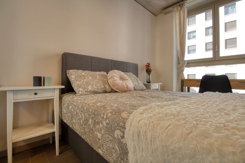Furnished room in modernised apartment in a top location (2)