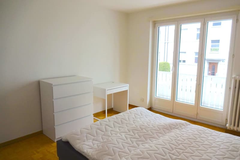 Furnished room in modernised apartment in a top location (2)