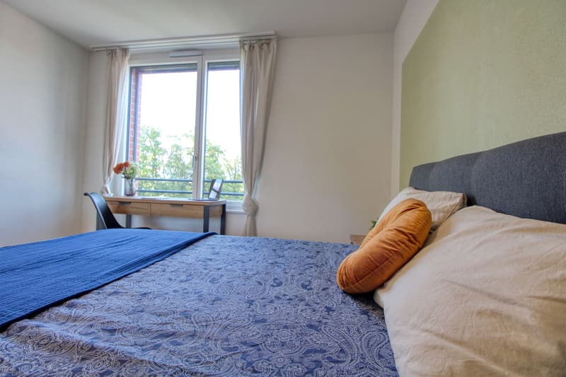 Appartement vivant spacieux à Crissier avec salle de bain privée (1)