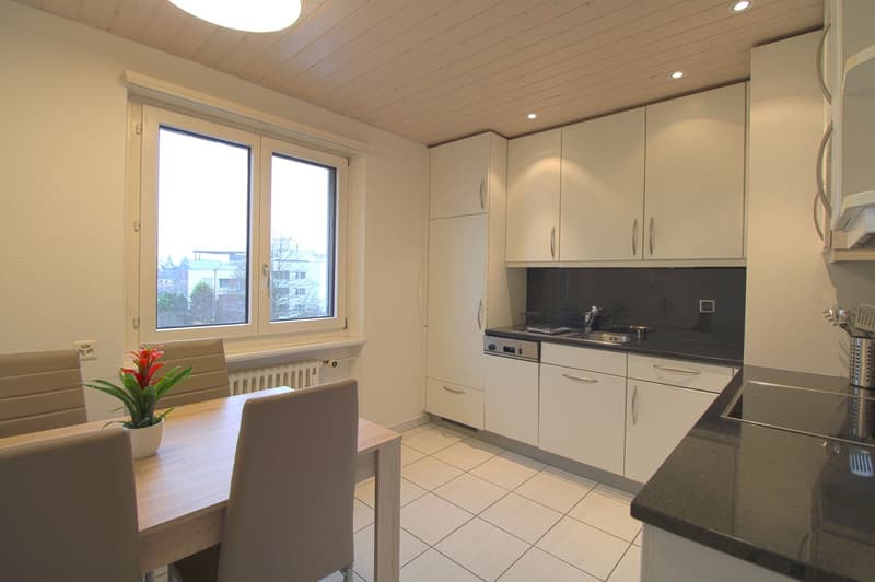 Furnished room in modernised apartment in a top location (7)