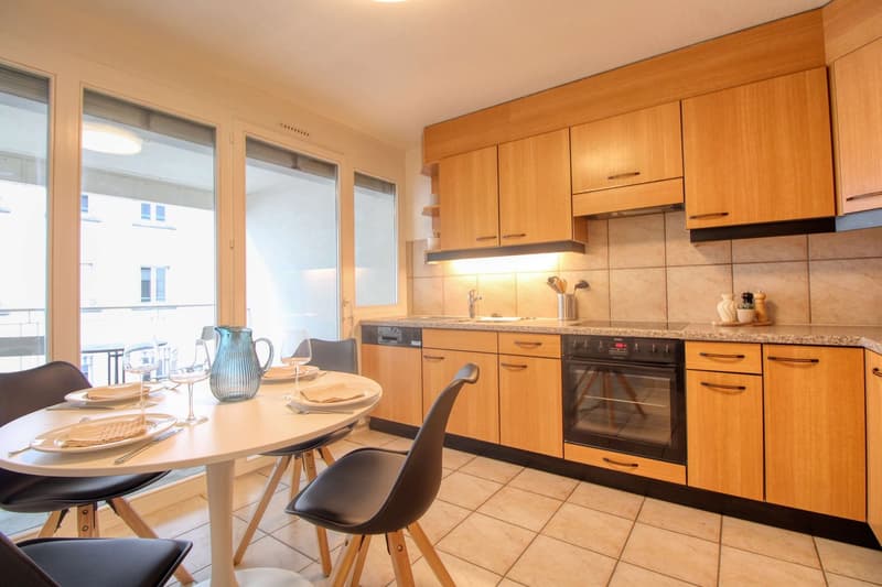 Cozy Single Room with Balcony in Champel, Genève (10)