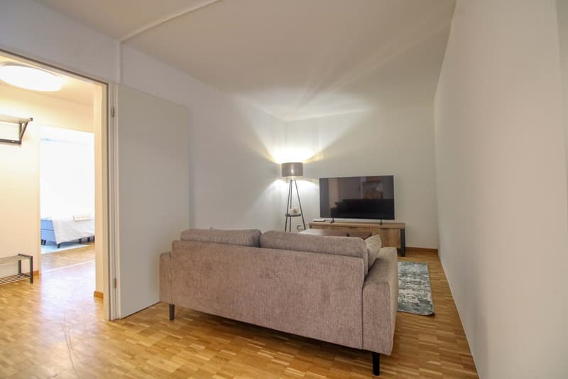 Cozy Single Room with Balcony in Champel, Genève (7)