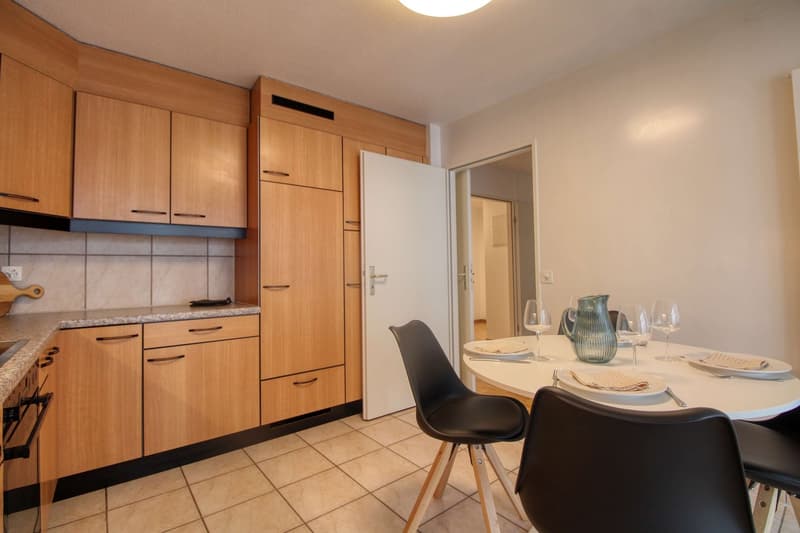 Cozy Single Room with Balcony in Champel, Genève (13)