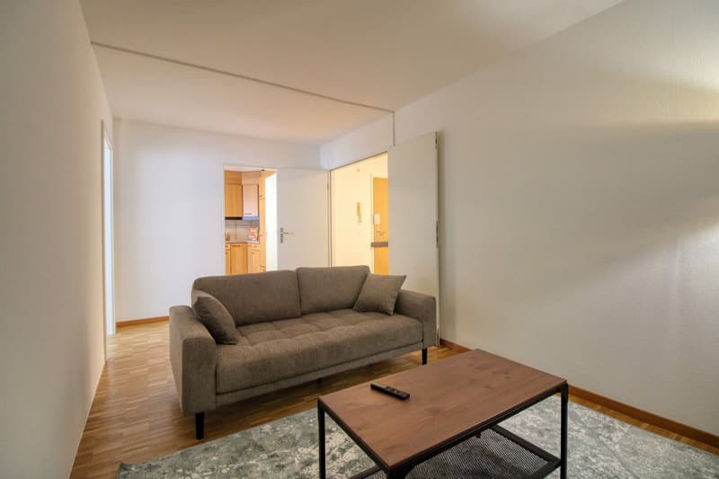 Cozy Single Room with Balcony in Champel, Genève (9)