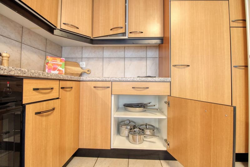 Cozy Single Room with Balcony in Champel, Genève (17)