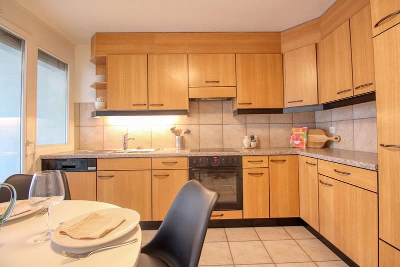 Cozy Single Room with Balcony in Champel, Genève (11)