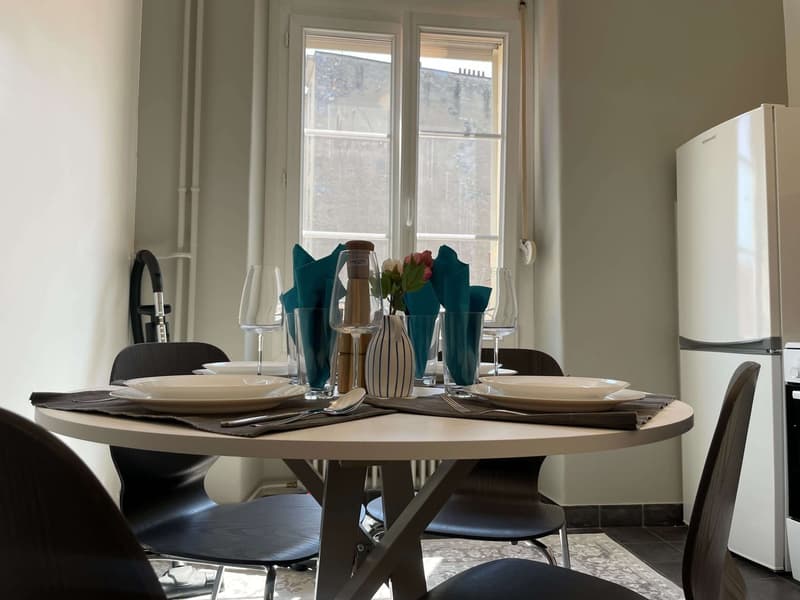 Your Next Chapter Starts Here - Furnished Room in a Top Location (12)