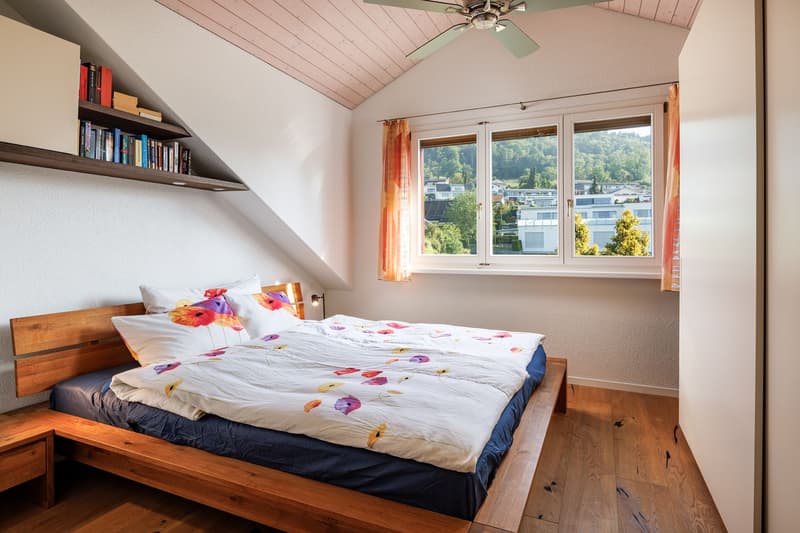 Grosszügige 6.5 Zimmer-Dachwohnung an bester Lage (5)
