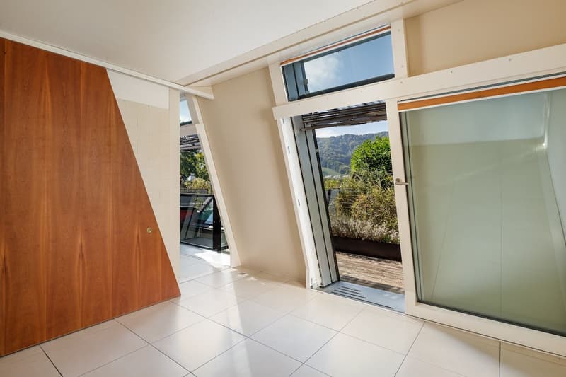 Grosse, moderne 6.5 Zimmer-Wohnung (4)