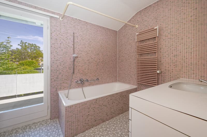 Familienparadies in Zürich Höngg – 5-Zimmer-Doppel-Einfamilienhaus mit grossem Sonnengarten (8)
