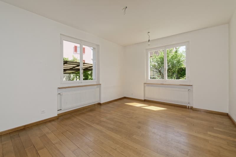 Familienparadies in Zürich Höngg – 5-Zimmer-Doppel-Einfamilienhaus mit grossem Sonnengarten (4)