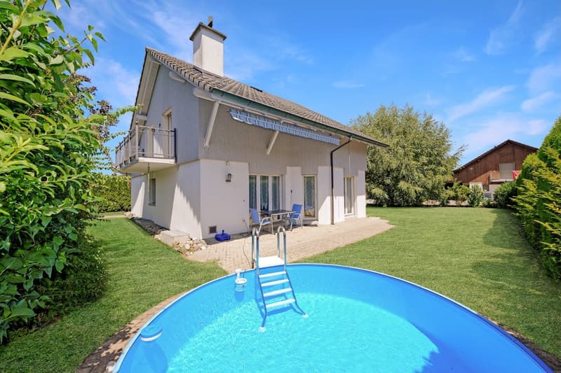 Charmantes Einfamilienhaus mit Pool und grossem Hobbyraum (12)