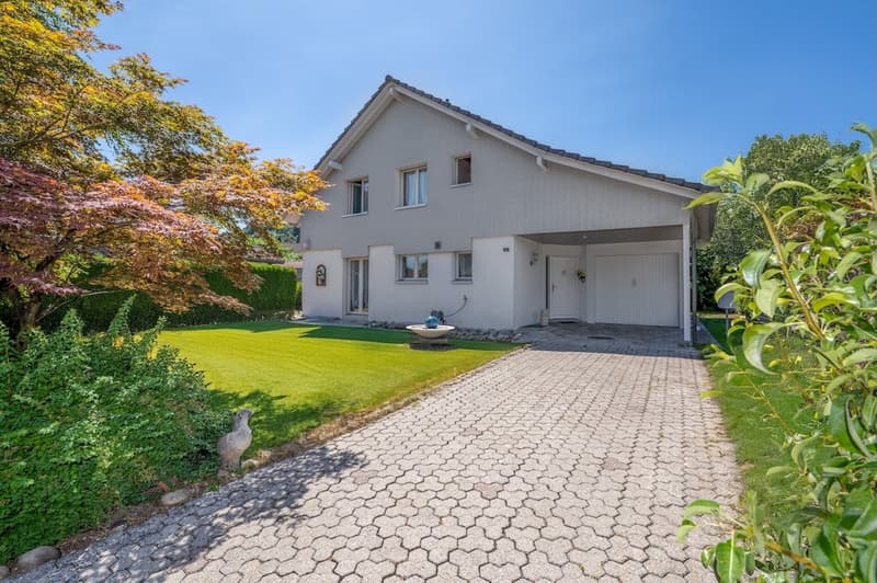 Charmantes Einfamilienhaus mit Pool und grossem Hobbyraum (13)