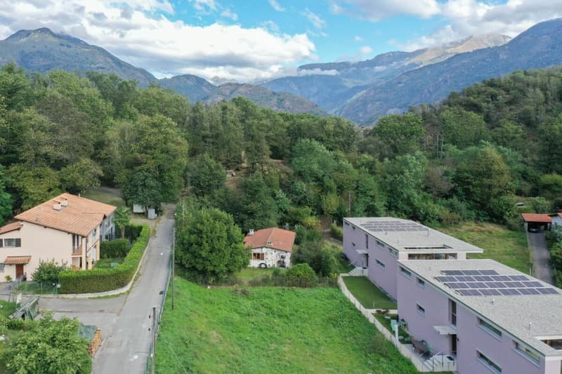 Ferienhaus auf grosser Baulandparzelle an ruhiger Lage mitten im Grünen (11)