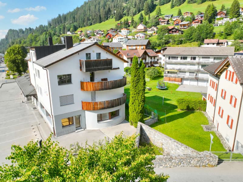 Moderne, neue Erstwohnung mit grossem Aussenplatz (16)
