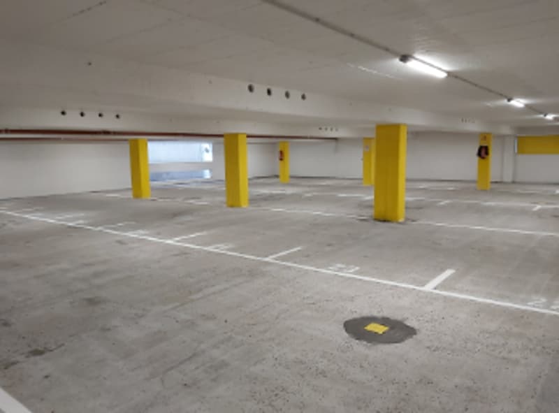 Garagenparkplatz zu vermieten (1)