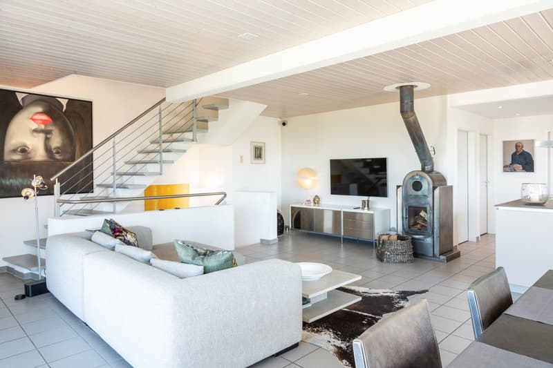 Stilvoll wohnen am Waldrand – 6.5 Zimmer mit Designküche, Weitsicht und grosser Sonnenterrasse (4)